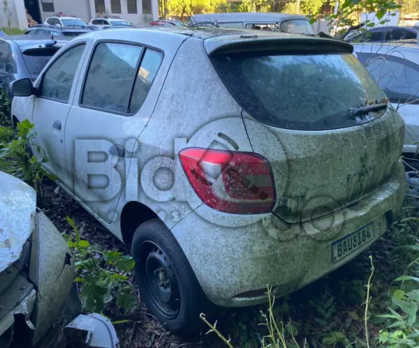 Renaut Sandero Authentic leilao de combate ao trafico de drogas