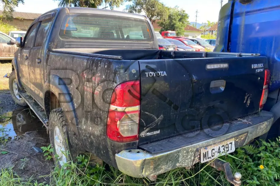 Toyota Hilux 4x4 SRV leilao de combate ao trafico de drogas