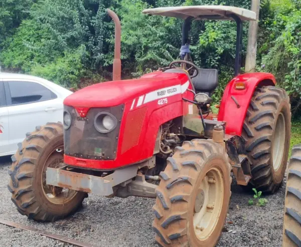 Trator Massey Fergunson 4275 leilao veiculos de prefeitura