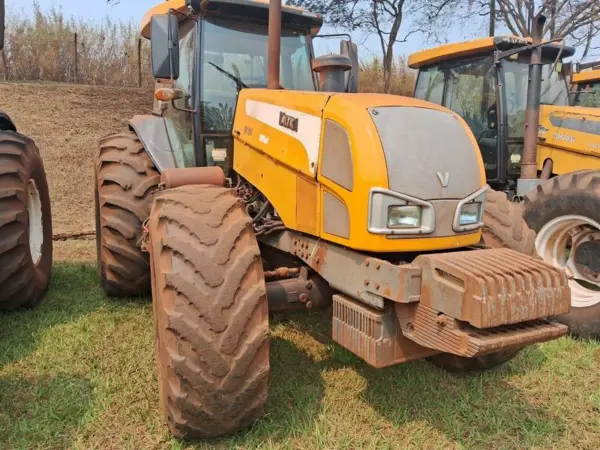 Trator Valtra 4x4 leilao do agronegocio