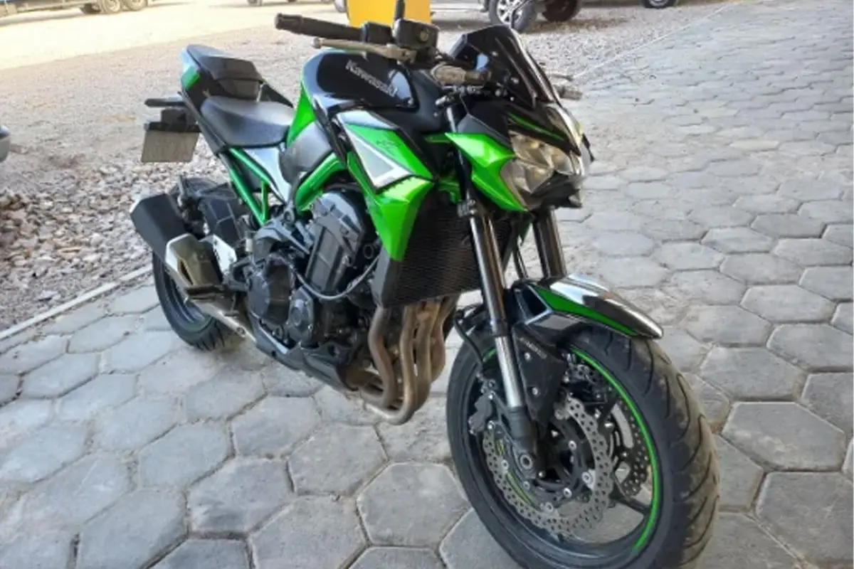 Leilão de Motos recuperadas de financiamento tem Kawasaki Z900, Honda XRE, Biz e CG