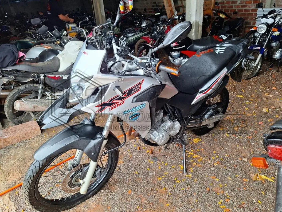 Motos Honda XRE, Biz e CG a partir de 250 reais no leilão do Detran