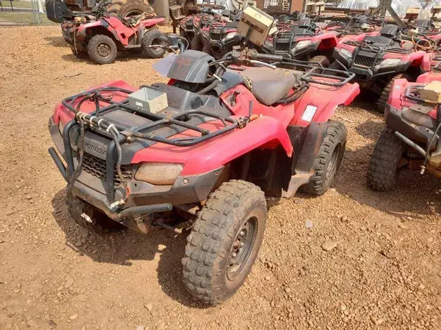 13 Quadriciclos Honda TR-X 4x4 no leilão de frota de fazenda