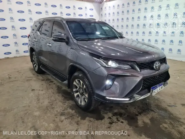 hilux-leilao-veiculos-oportunidade-investir-renda-extra
