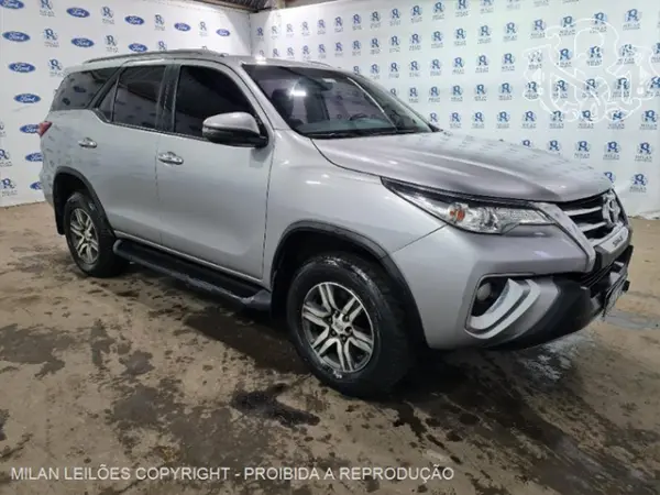 hilux-leilao-veiculos-oportunidade-investir-renda-extra