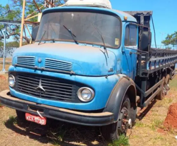 Caminhão Mercedes Benz L1113 leilao de veiculos