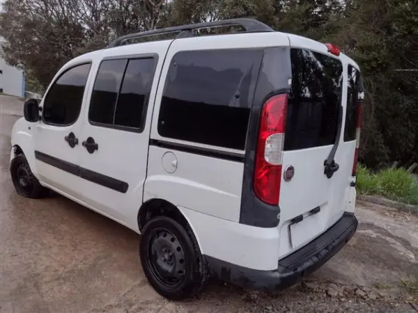 Fiat Doblo Essence leilao de veiculos retomados