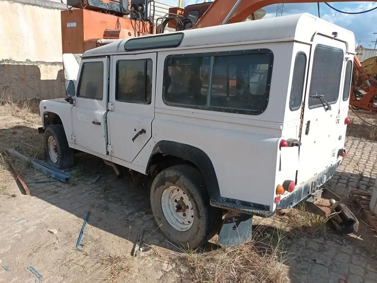 Leilão de frota industrial tem Defender, Hilux e Saveiro