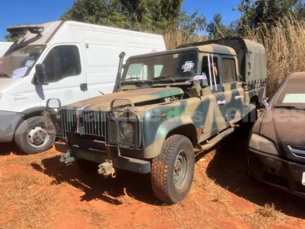 Land Rover Defender 130 4X4 Leilão do Exercito Brasileiro