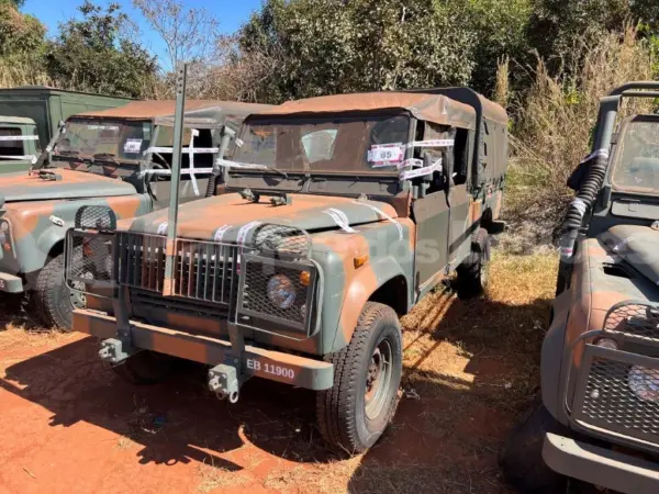 Land Rover Defender Carga GE 130 4X4 Leilão do Exercito Brasileiro