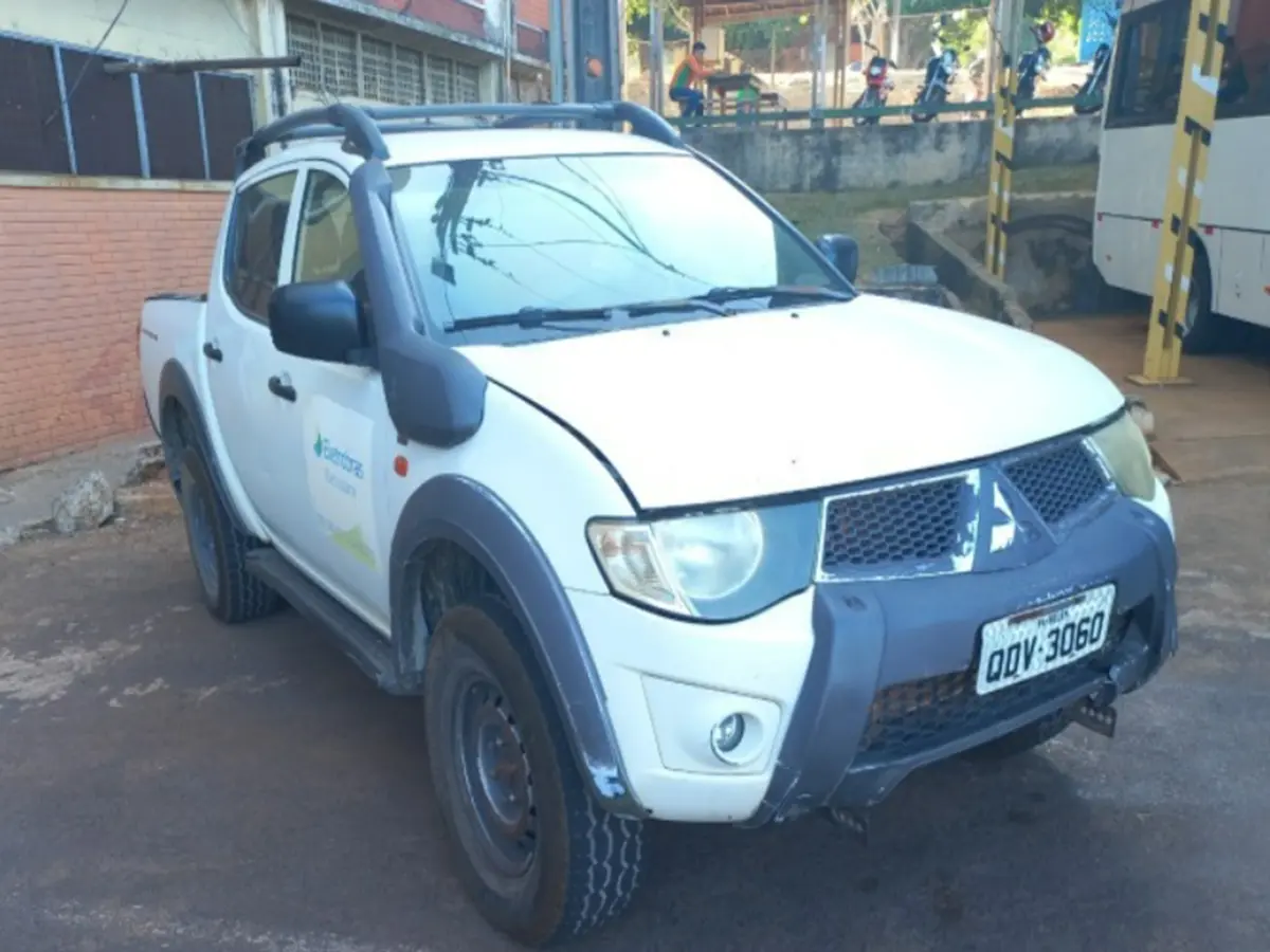 Leilão da Eletrobras tem Caminhonetes Hilux, L200 Triton Savana, Saveiro, Vans