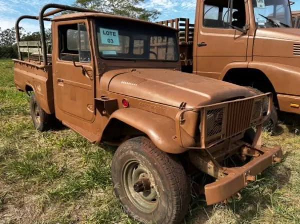 Toyota Bandeirante 1998 leilao veiculos militares viatura exercito