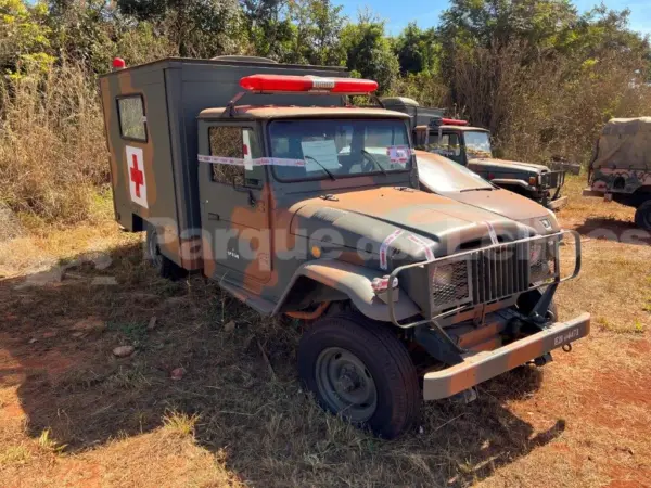 Toyota Bandeirante Ambulância 4x4 1998 Leilão do Exercito Brasileiro