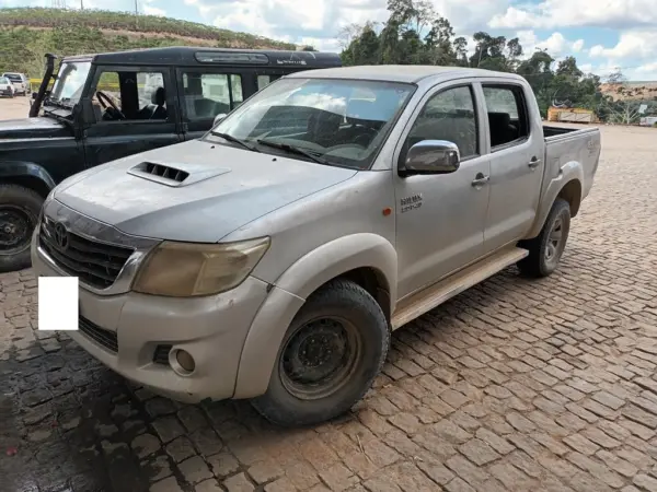 Toyota Hillux 2004  leilao de veiculos 4x4