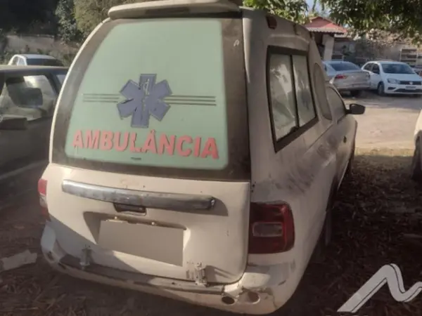 Volkswagen Saveiro CS Ambulância leilao de prefeitura