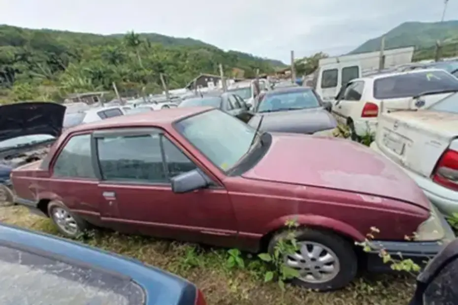 chevrolet-monza-no-leilao-de-veiculos-prf