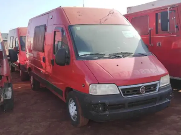 Vans e Furgões Kombi, Ducato, Doblo e Renault Master a partir de 1 mil reais no leilão de viaturas