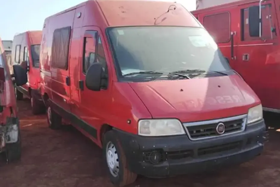 Vans e Furgões Kombi, Ducato, Doblo e Renault Master a partir de 1 mil reais no leilão de viaturas