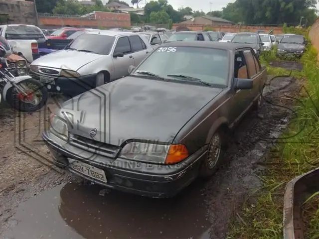 Leilão do Detran tem Monza, Escort Hobby, Kadett e Chevette a partir de 400 Reais e Motos por 25 Reais