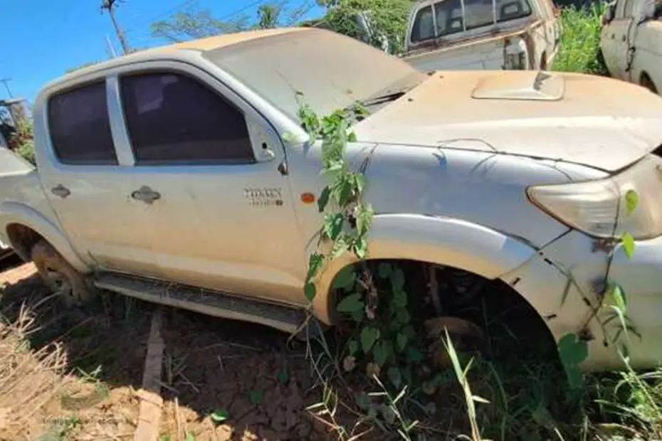 Leilão de Prefeitura tem Caminhonete Hilux, Sprinter, trator, Moto e drone a partir de 100