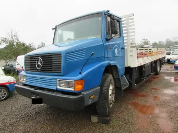 caminhao-mercedes-benz-leilao-veiculos-oportunidade-investir-renda-extra
