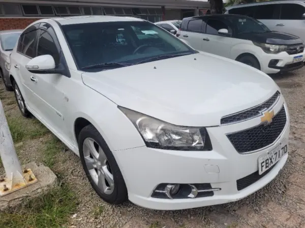 Chevrolet Cruze Hatch leilão veiculos banco