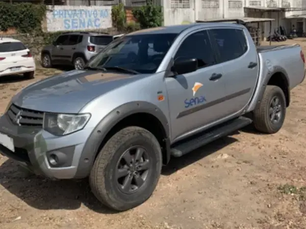 Mitsubishi-L200-Triton-2017-leilao-veiculos-do-senai-