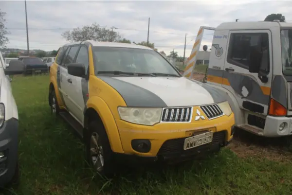 Mitsubishi Pajero Dakar leilão de viaturas policia militar