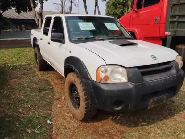 Nissan Frontier Strike leilao viatura execito