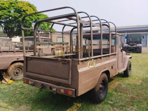 Toyota Bandeirante 4x4 1998 mwm leilao viatura execito