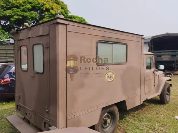 Toyota Bandeirante 4x4 leilao viatura execito