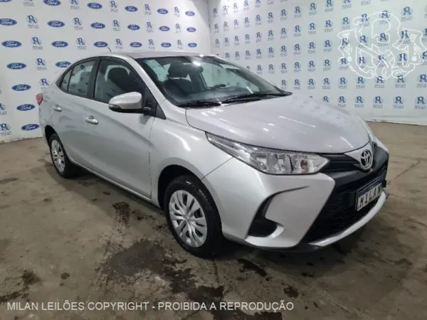 Toyota Yaris XL leilão veiculos fabrica