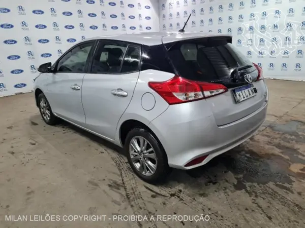 Toyota yaris Hatch Connect leilao veiculos