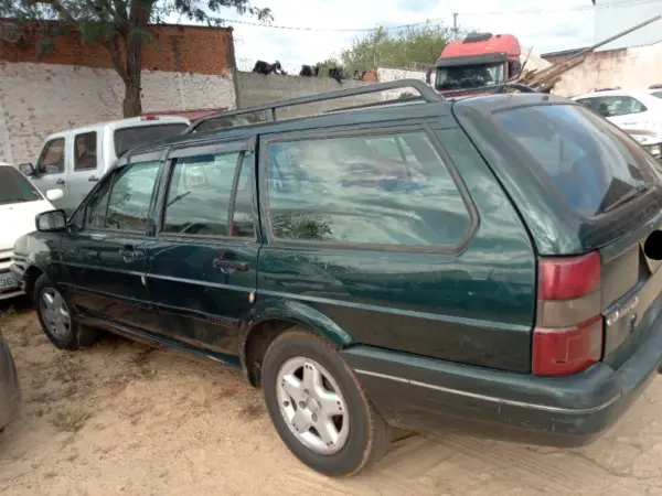 Volkswagen Santana Quantum leilkão veiculos DER