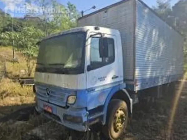 caminhao-mercedes-benz-leilao-veiculos-oportunidade-investir-renda-extra
