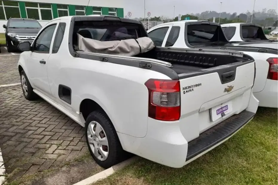 19 Chevrolet Montana, 8 Empilhadeiras e Compressores e Furadeira no Leilão da Colgate