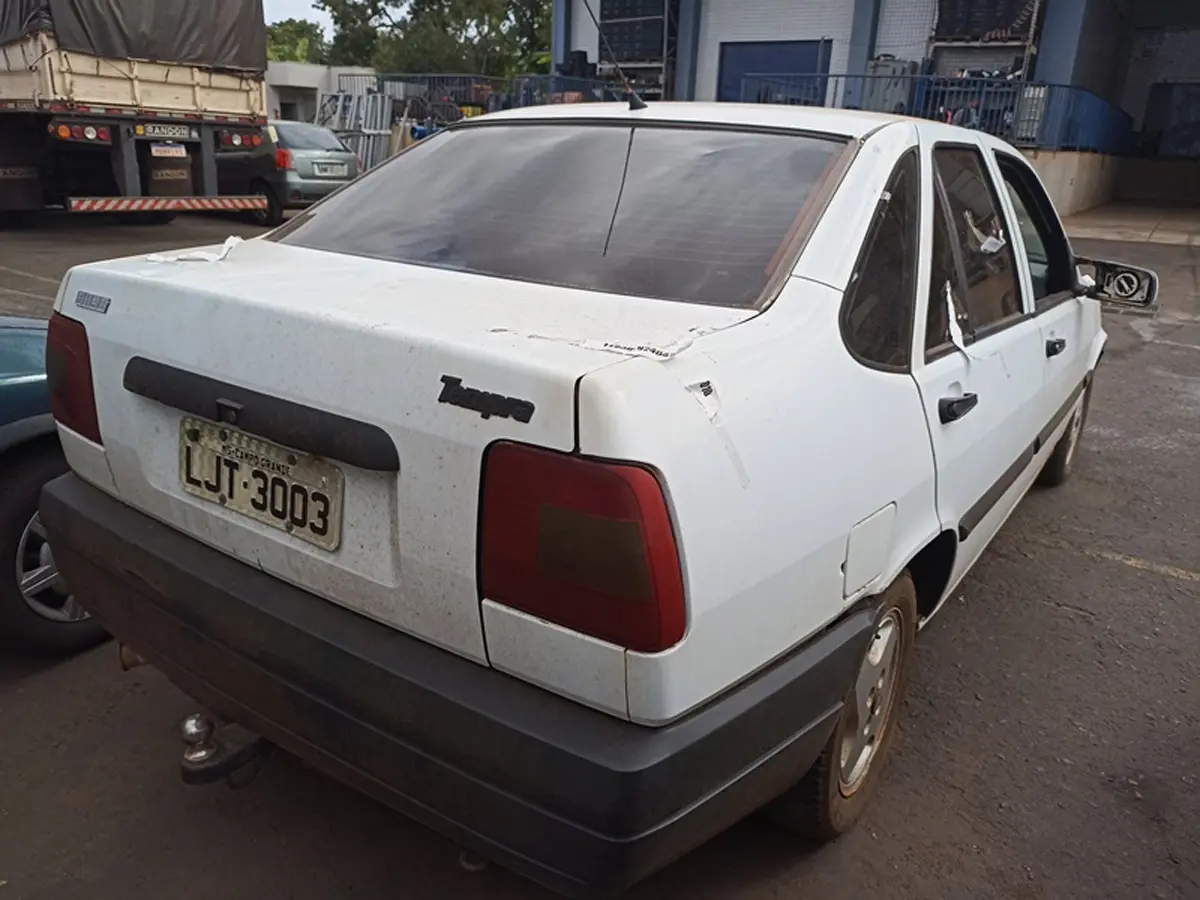 Tempra, Passat, Santana, Golf, Kadett, Escort no Leilão da Receita Federal