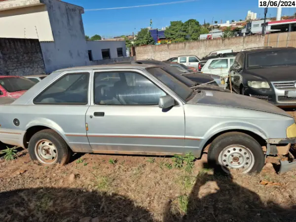 ford-escort-leilao-veiculos-oportunidade-investir-renda-extra