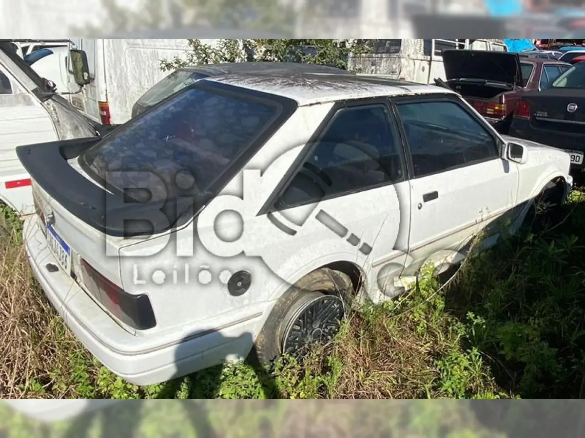 Leilão da Polícia Civil tem Escort XR3, Parati, Gol e outros veículos a partir de 350 Reais