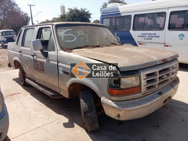 ford-f1000-leilao-veiculos-oportunidade-investir-renda-extra