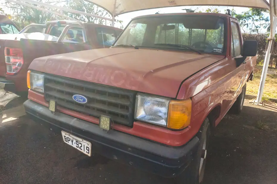 Ford F1000, Ranger, S10, Saveiro, Fiorino, Motos, Trator e Caminhão no leilão de prefeitura