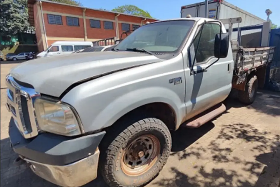 Caminhão Mercedes-Benz, Scania, F350, GMC a partir de 600 reais no Leilão da Receita Federal