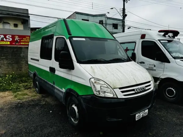 iveco-daily-leilao-veiculos-oportunidade-investir-renda-extra