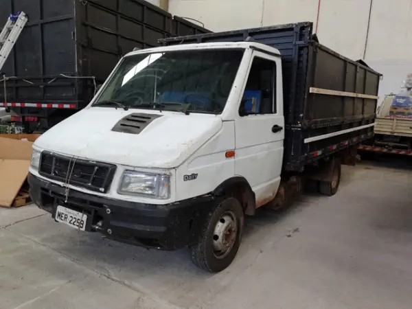 iveco-daily-leilao-veiculos-oportunidade-investir-renda-extra