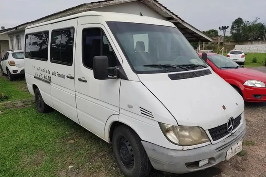 Sprinter, Kombi, Uno Mille e outros veículos no leilão de Prefeitura