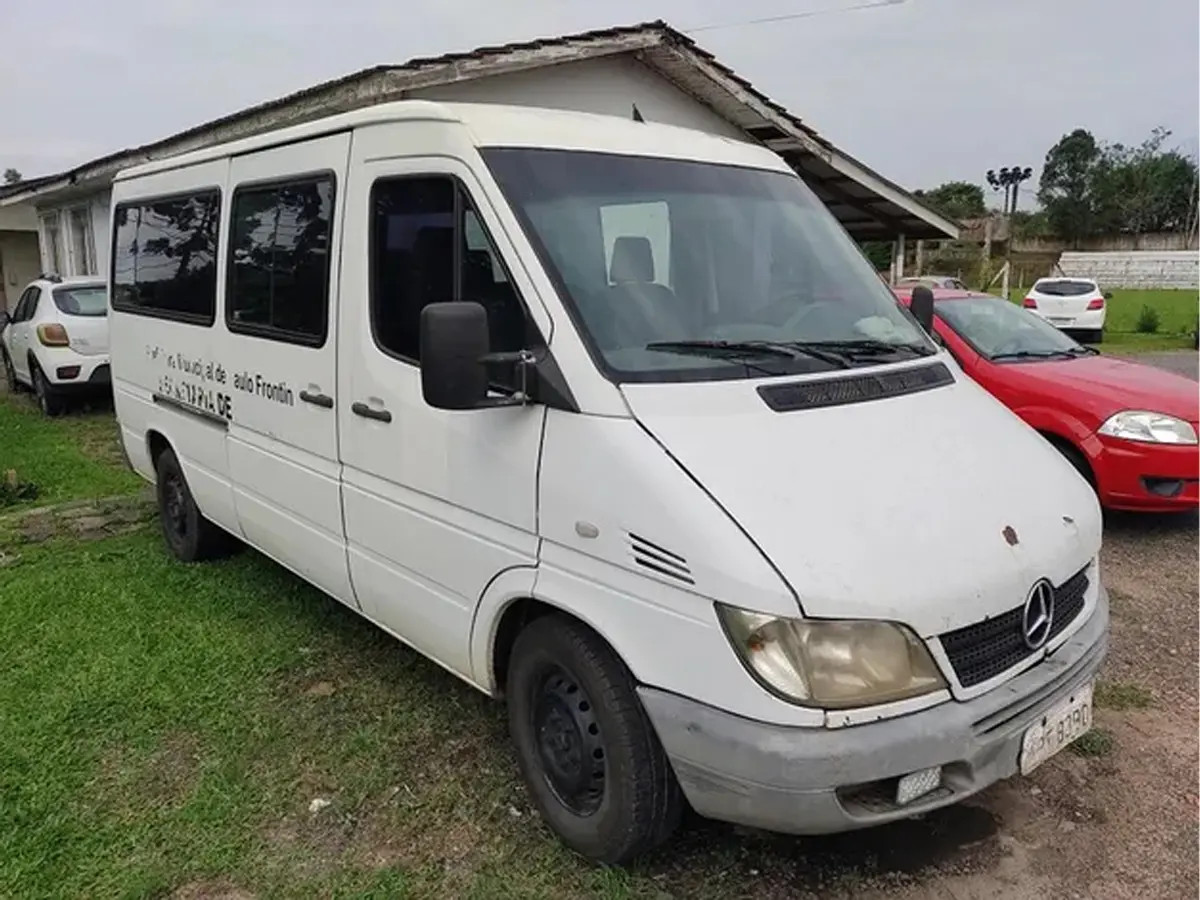 Sprinter, Kombi, Uno Mille e outros veículos no leilão de Prefeitura