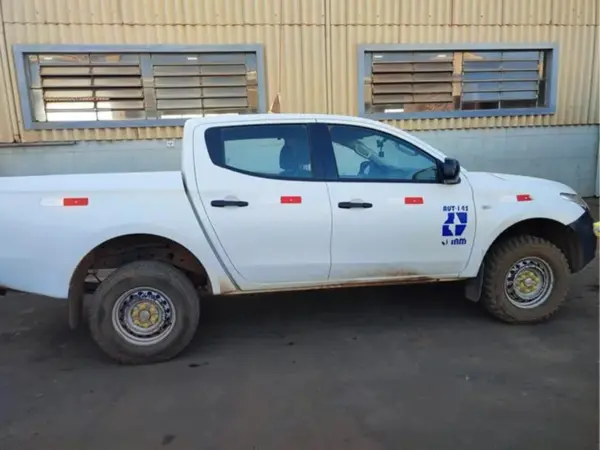 mitsubishi-l200-triton-leilao-veiculos-oportunidade-investir-renda-extra