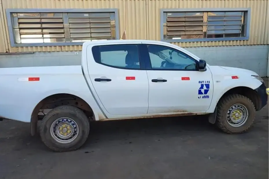 17 Caminhonetes L200 Triton e Fiat Toro no Leilão de Mineradora