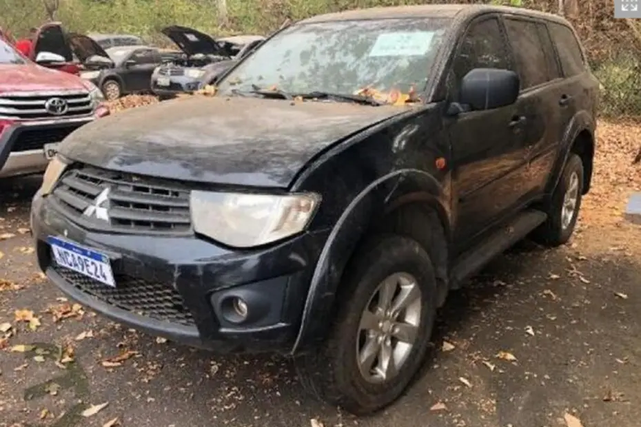 Leilão de Viaturas da Polícia Federal tem Pajero Dakar, L200 Triton e Nissan Frontier