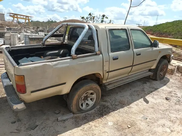 toyota-hilux-leilao-veiculos-oportunidade-investir-renda-extra
